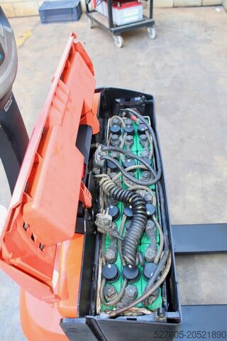 Chariot élévateur à basse altitude BT LWE 140