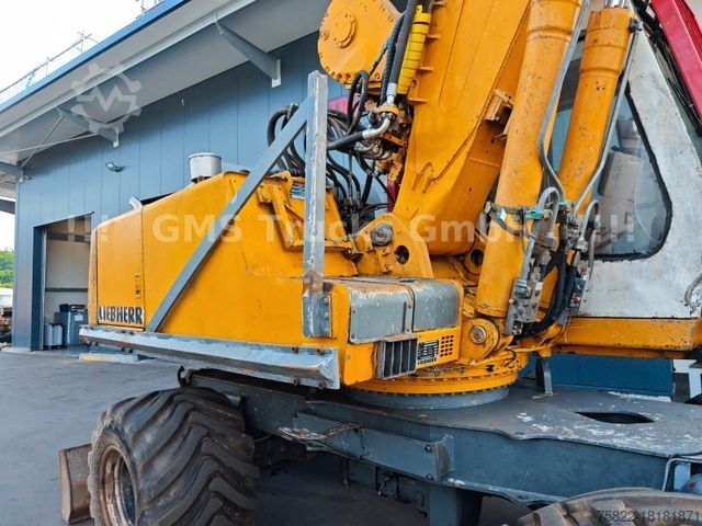 Excavator pe roți LIEBHERR 924 / Holz / Wood / Winch / Motor+Pumpe NEU