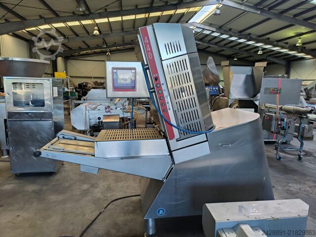Automatischer Schneide- / Aufschnittmaschine Treif Divider 440