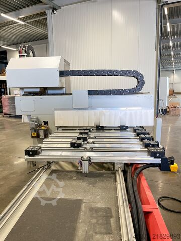 Bearbeitungszentrum Cosmec Smart 30-2