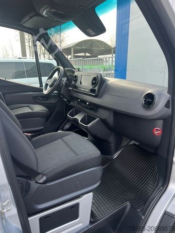 Skåpbil MERCEDES-BENZ Sprinter 314 AUTOMATIK NAVI TOTWINKEL KAMERA LED
