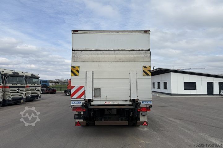 Skåpsemitrailer  HSA 21 Koffer mit Hebebühne / Swiss-Vehicle