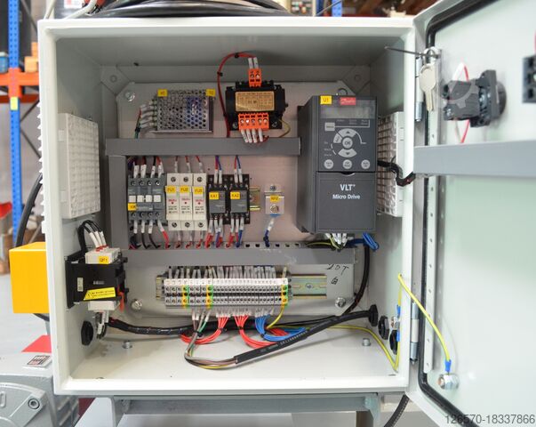 Samonastawny tokarz VAPM 100