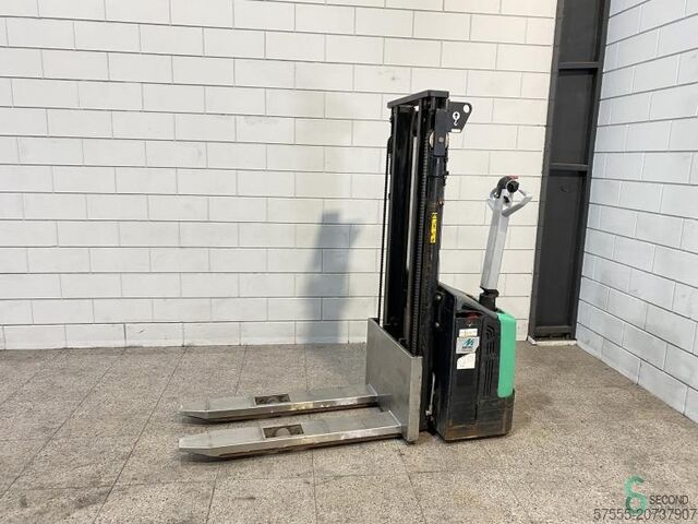 Stacker Mitsubishi 