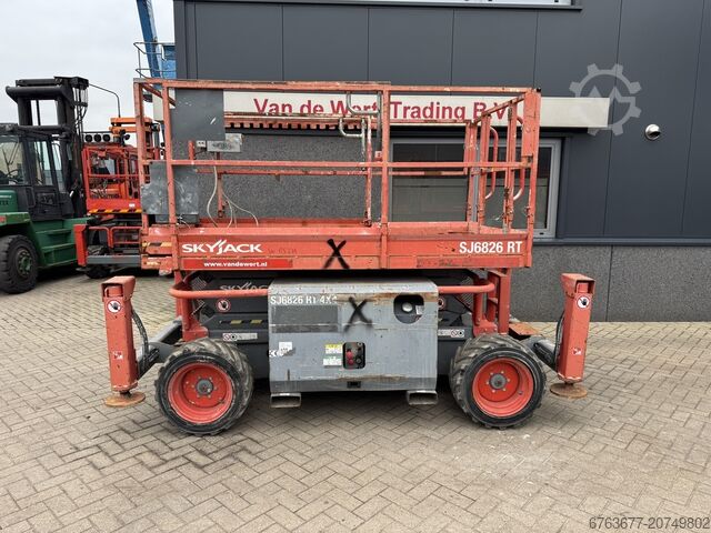 Skyjack SJ 6826RT Scissor Lift / Work Platform 2015 4X4 Kubota Diesel 10M Working Height SKYJACK SJ 6826RT Schaarhoogwerker / Scissor / Arbeitsbuhne 2015 4X4 Kubota Diesel 10M Werkhoogte
