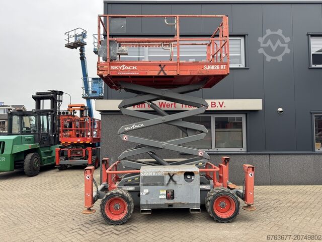 Skyjack SJ 6826RT Scissor Lift / Work Platform 2015 4X4 Kubota Diesel 10M Working Height SKYJACK SJ 6826RT Schaarhoogwerker / Scissor / Arbeitsbuhne 2015 4X4 Kubota Diesel 10M Werkhoogte