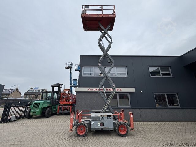 Skyjack SJ 6826RT Scissor Lift / Work Platform 2015 4X4 Kubota Diesel 10M Working Height SKYJACK SJ 6826RT Schaarhoogwerker / Scissor / Arbeitsbuhne 2015 4X4 Kubota Diesel 10M Werkhoogte