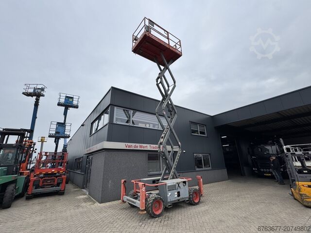 Skyjack SJ 6826RT Scissor Lift / Work Platform 2015 4X4 Kubota Diesel 10M Working Height SKYJACK SJ 6826RT Schaarhoogwerker / Scissor / Arbeitsbuhne 2015 4X4 Kubota Diesel 10M Werkhoogte