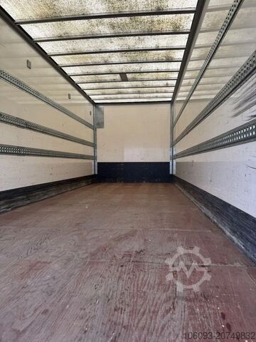 Bavul DAF LF 210 Bakwagen