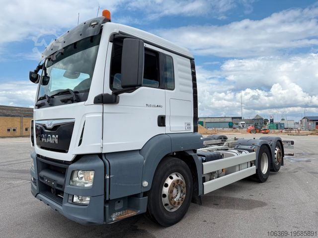 Kamyon şasisi MAN TGS 26.440 6x2*4 Euro 6 ADR Chassis