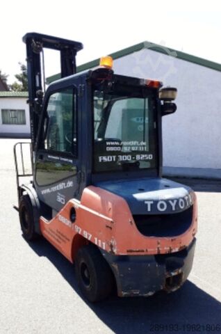 4-wiel heftruck Toyota 02-8FDF 30