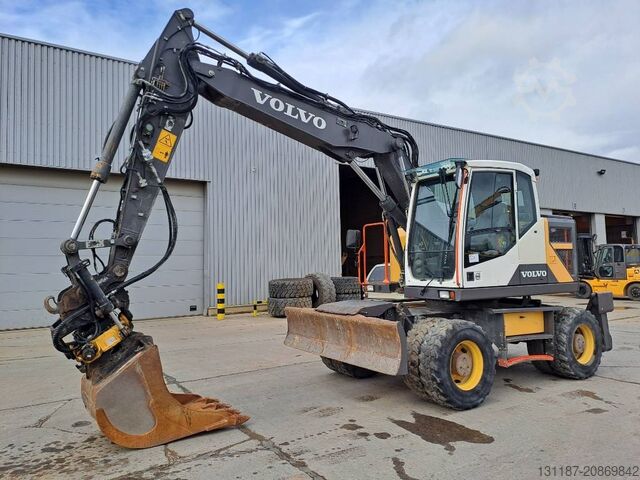 Excavadora de ruedas Volvo EWR150E+Engcon Rototilt