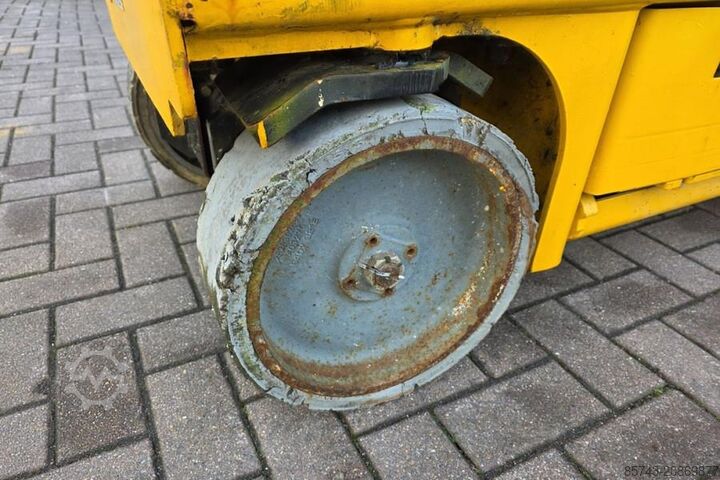 Scissor lift Haulotte Compact 8 Electric, 8.2m Working Height, 350kg Cap