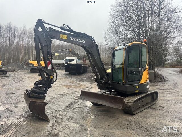 Crawler excavator Volvo ECR58D with rototilt and 2 buckets. 3,100 hours.