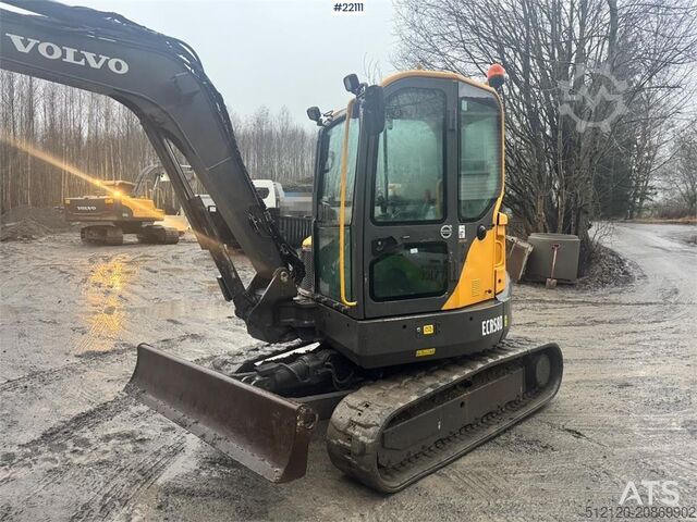 Crawler excavator Volvo ECR58D with rototilt and 2 buckets. 3,100 hours.