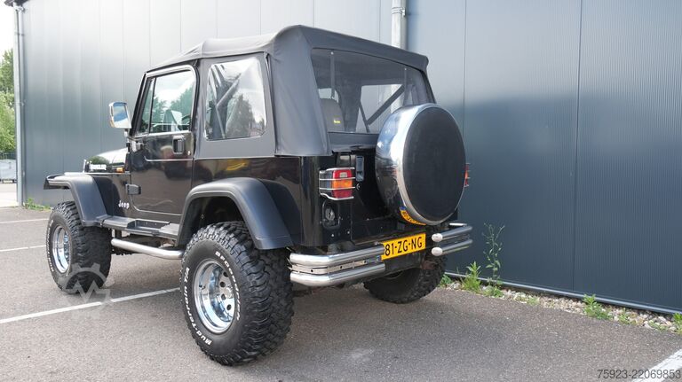 Personenvervoer Jeep WRANGLER YJ 4.0i SOFTTOP 4x4 1993