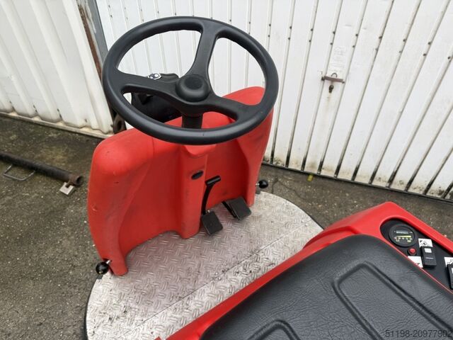 Sedadlový zametací a sací stroj Stolzenberg Twin Top TT 1100 / E Aufsitzkehrmaschine