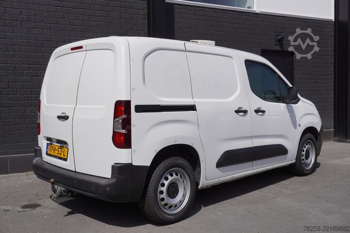 Kombi s vysokou střechou Peugeot Partner 1.5 BlueHDI 130PK EURO 6 - Airco - Crui...