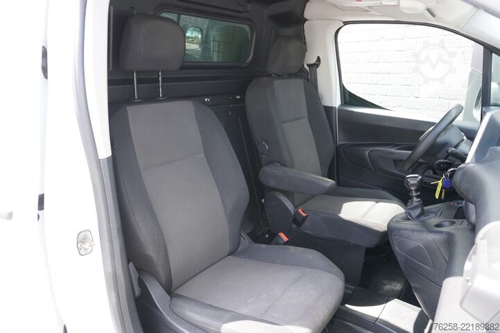Kombi s vysokou střechou Peugeot Partner 1.5 BlueHDI 130PK EURO 6 - Airco - Crui...