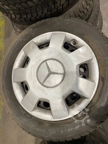 Wielen met set banden Bridgestone *Mercedes deksels met banden*205/55R16