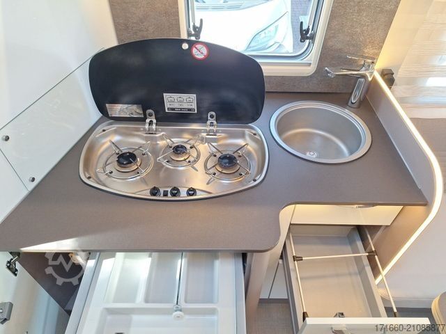 Half-integraal camper BÜRSTNER Lyseo TD 727 G Mega Deal! 36.021 Euro sparen!