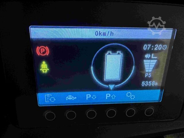 Elektrische vorkheftruck met 4 wielen Jungheinrich EFG 320 - TRIPLEX 4,4 m