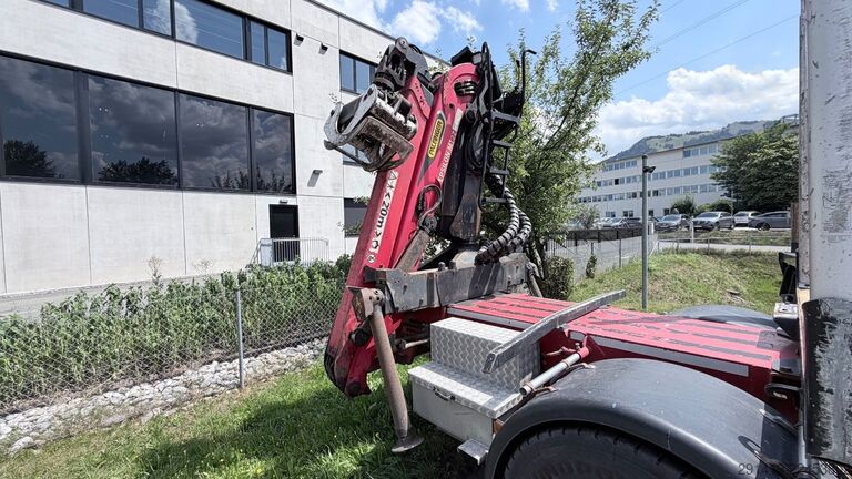 Autocarro forestale SCANIA R490 6x4 Holzlkw mit Epsilon Kran Bj 2017