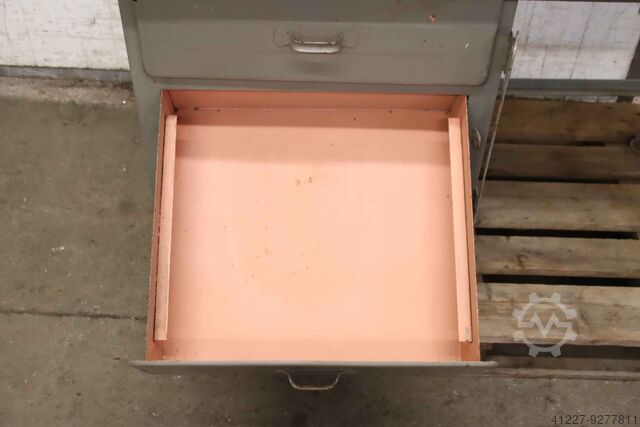 Werkbank unbekannt 1250/600/H775 mm