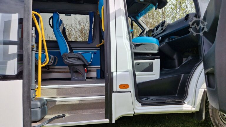 Minibus MERCEDES-BENZ 517 Sprinter Mitteltüre Lord Comfort 22 S Travel