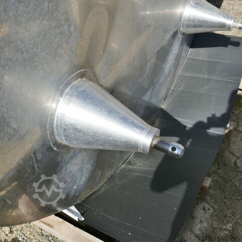 8300 liter verwarmbare/koelbare druktank gemaakt van V2A met propeller roerwerk  