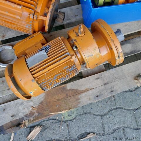 8300 liter verwarmbare/koelbare druktank gemaakt van V2A met propeller roerwerk  