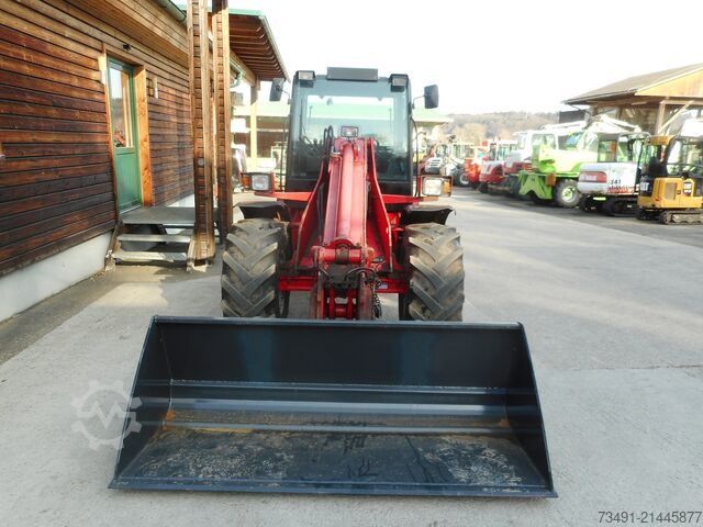 Lader Schäffer 900 T mit Teleskoparm