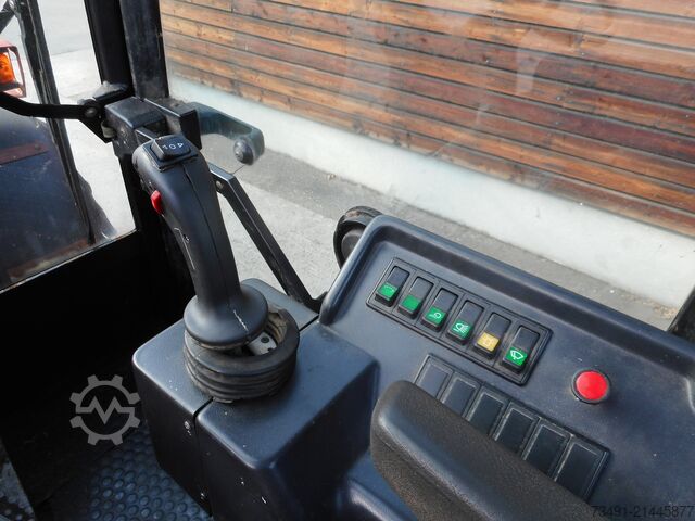 Lader Schäffer 900 T mit Teleskoparm