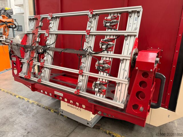 Robot przemysłowy KUKA 6 R1820