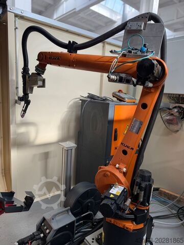 Robot przemysłowy KUKA 6 R1820