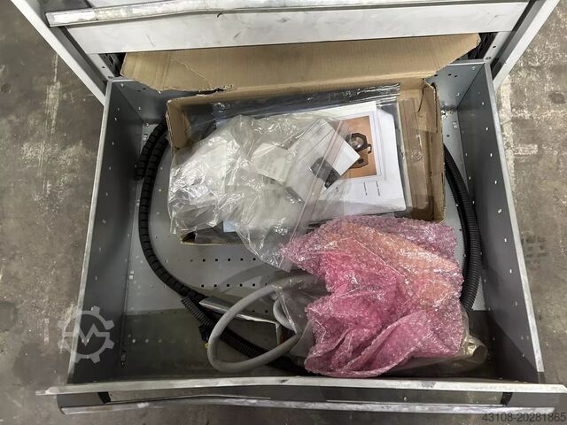 Robot przemysłowy KUKA 6 R1820