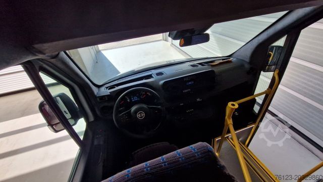 Minibusz MERCEDES-BENZ Elektro Heckniederflur Bestellfahrzeug