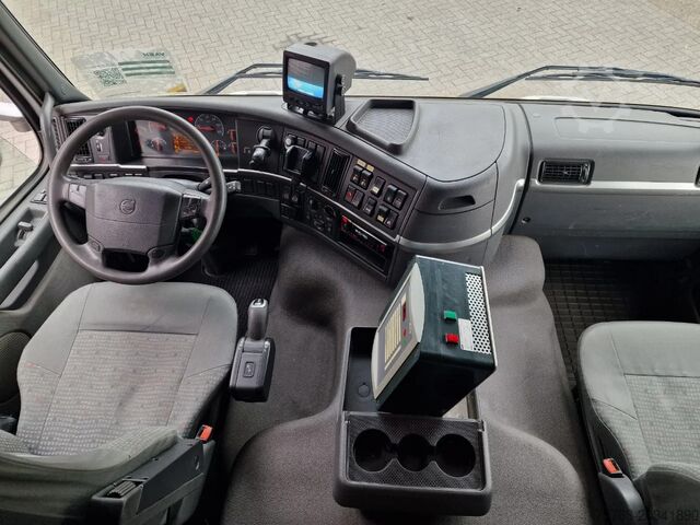 Transport av nötkreatur Volvo FM 380 6x2 - 2/3 stock Berdex Livestock - 54M3 ...