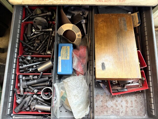 Werkplaats ladekast met inhoud BOTT Workshop drawer cabinet with contents