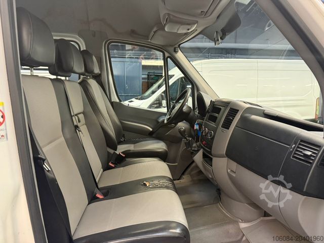 Minibus VOLKSWAGEN Crafter 6 Sitze AMF BRUNS ROLLSTUHL KLIMA PDC