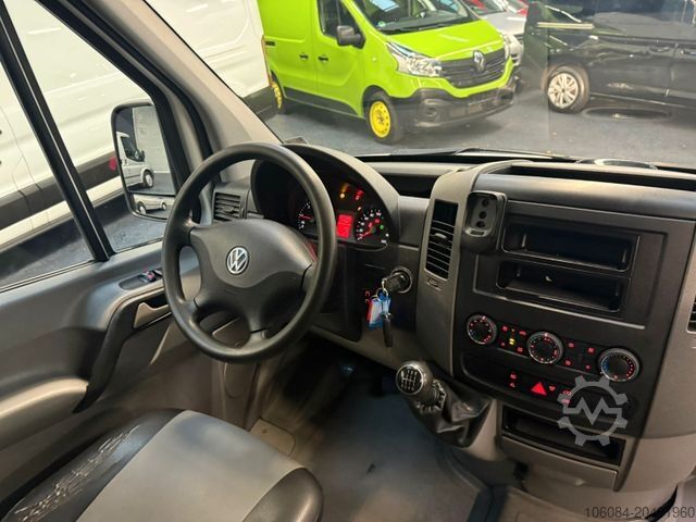 Minibus VOLKSWAGEN Crafter 6 Sitze AMF BRUNS ROLLSTUHL KLIMA PDC