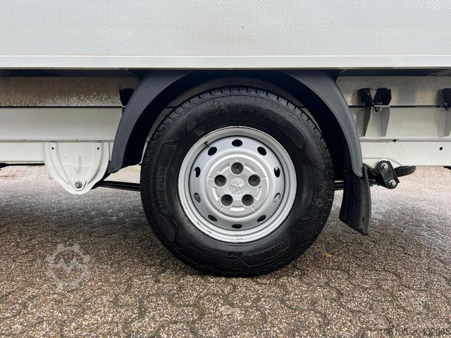 Furgone chiuso PEUGEOT Boxer 2,2 Blue-HDI Maxi Koffer Hebebühne