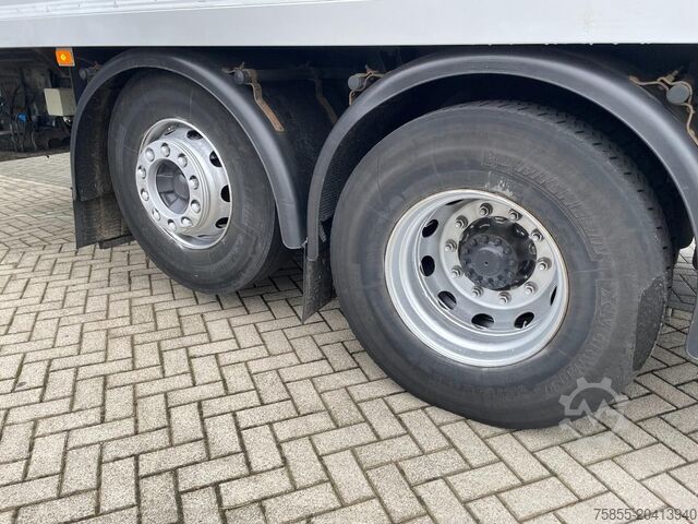 Refrigerated/freezer transport Volvo FM 330 Fridge / Frigoblock / 9.85 M Loading Spa...