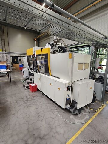 Macchina per stampaggio a iniezione ENGEL victory 330H/80W/120 combi