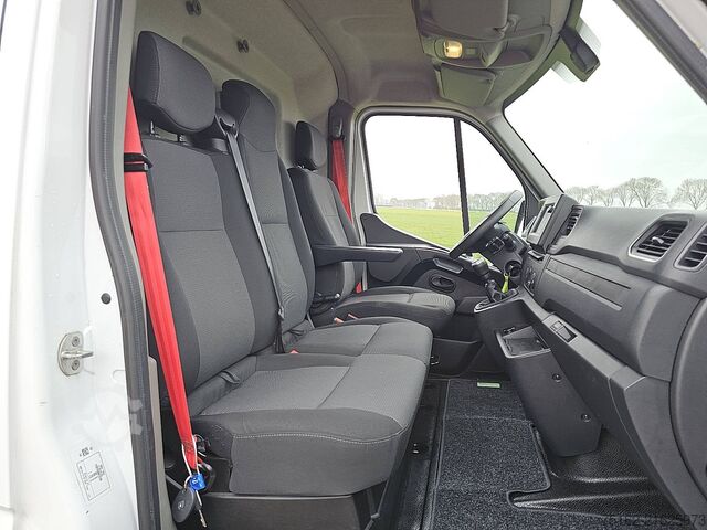 High-roof van RENAULT MASTER 2.3 L3H2 RED 150Pk AC!