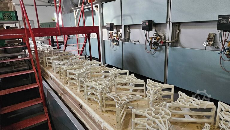 Tunnel kiln for firing ceramics  