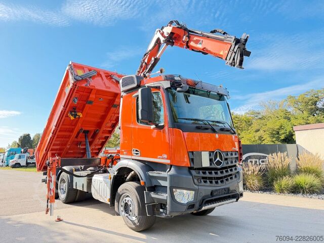 Camião basculante MERCEDES-BENZ Arocs 2642 6x4 Meiller Kipper KRAN FUNK
