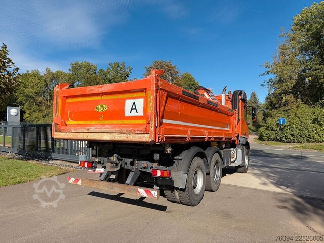 Camião basculante MERCEDES-BENZ Arocs 2642 6x4 Meiller Kipper KRAN FUNK