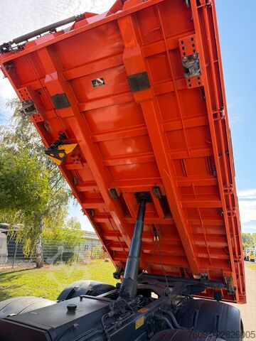 Camião basculante MERCEDES-BENZ Arocs 2642 6x4 Meiller Kipper KRAN FUNK