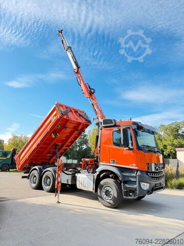 Τρίπλευρο ανατρεπόμενο φορτηγό MERCEDES-BENZ Arocs 2642 6x4 Meiller Kipper KRAN FUNK